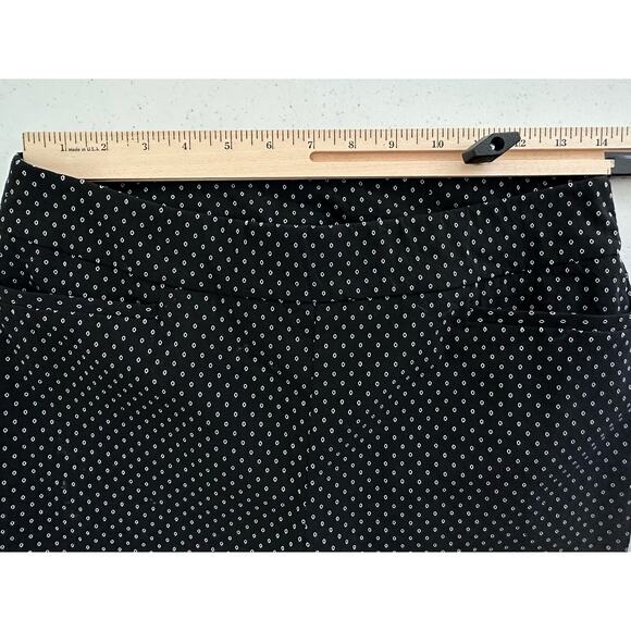 Chicos Pants Womens Size 0R or 4 (28x26) Black White Polka Dot Ankle Crop - Picture 7 of 9